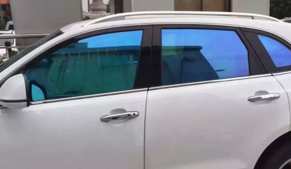 玻璃膜有气泡怎么办 可以等待自行消除（或者重新粘贴）