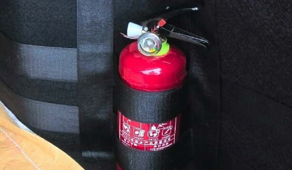 灭火器需要准备几个 需要准备一个灭火器（紧急情况下使用）