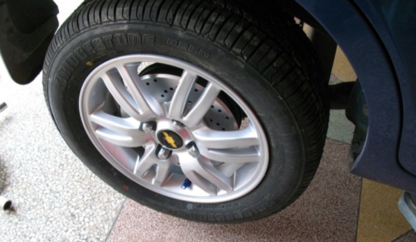 轮毂损坏需要换轮胎么 不需要更换轮胎（只有轮毂损坏的情况下）