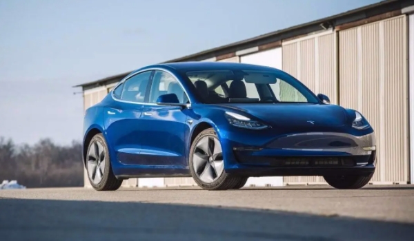 特斯拉model 3尺寸