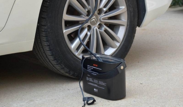 轮胎充气泵什么时候使用 在轮胎胎压不足的时候可以使用（效果很好）