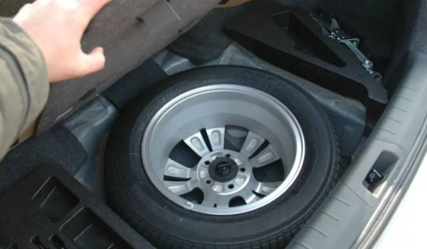车辆的备胎需要怎么保养 注意轮胎磨损情况和胎压的变化情况