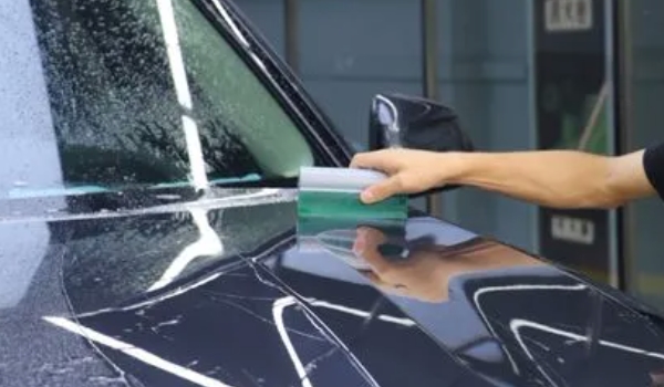 车漆打蜡的作用是什么 有效的保护车辆车漆（保持光亮度）