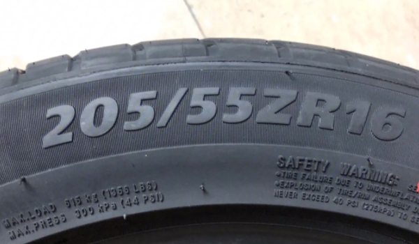 轮胎的型号什么时候使用 更换轮胎的时候使用（日常注意好检查）