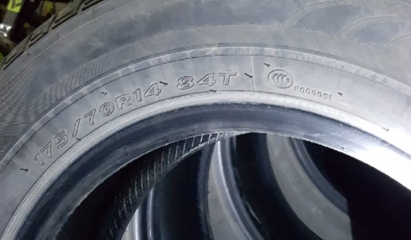轮胎的型号什么时候用 在更换轮胎的时候使用（同型号轮胎不需要办理备案登记）