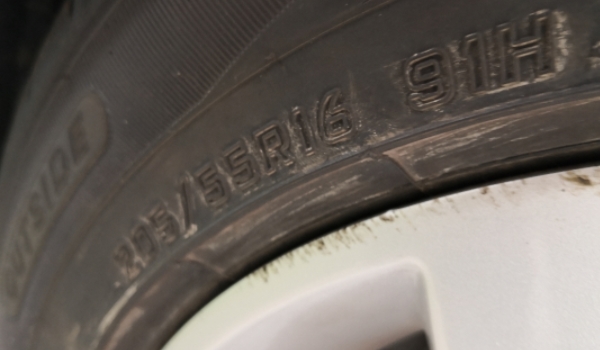 轮胎的型号什么时候使用 在更换轮胎的时候使用（非常的重要）