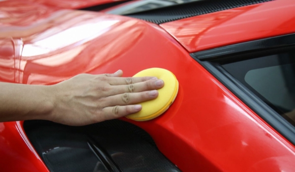 车漆打蜡有什么用途 有效的保护车辆的车漆（定期进行使用）