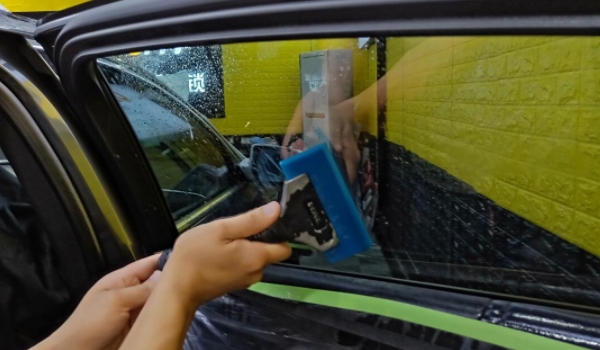 车窗玻璃贴膜可以使用多久 可以使用5~8年时间（根据使用情况确定）