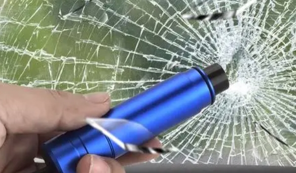 破窗锤的作用是什么 有效的打破车辆车窗（紧急情况下来使用）