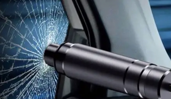 破窗锤的作用是什么 有效的打破车辆车窗（紧急情况下来使用）