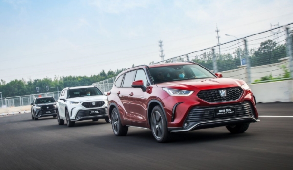 suv推荐20到30万 RAV4荣放/昂科威/皇冠陆放不同错过的三款