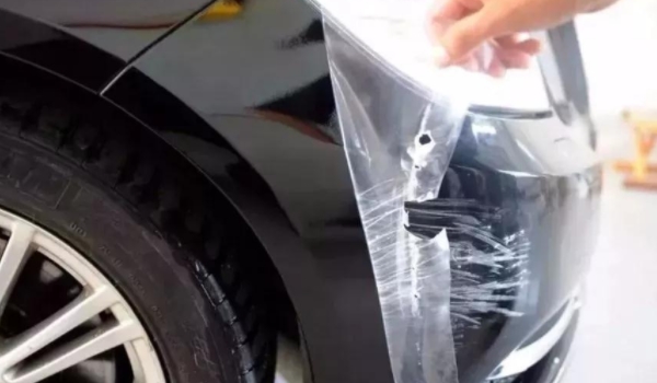 车辆的车漆如何进行保护 粘贴隐形车衣或者定期打蜡（效果都很好）
