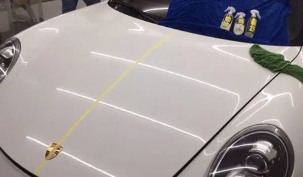 车辆的车漆如何进行保护 粘贴隐形车衣或者定期打蜡（效果都很好）
