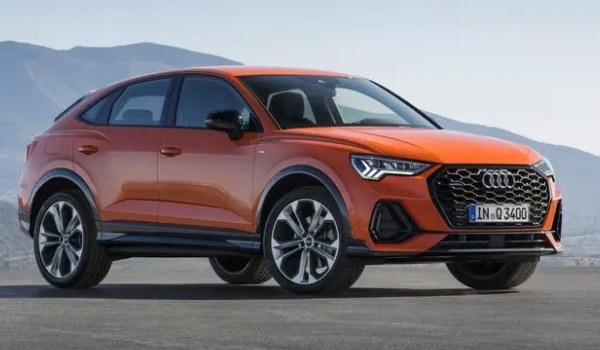 奥迪Q3 Sportback的油箱盖使用注意事项 不能够强行打开（解锁状态下操作）
