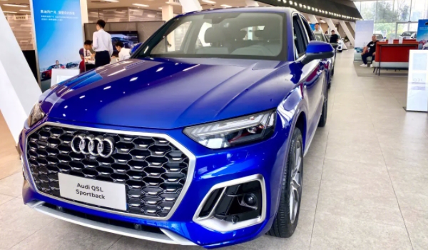 奥迪Q5L Sportback的空调滤芯更换的时间 5000公里来更换（2000公里检查）