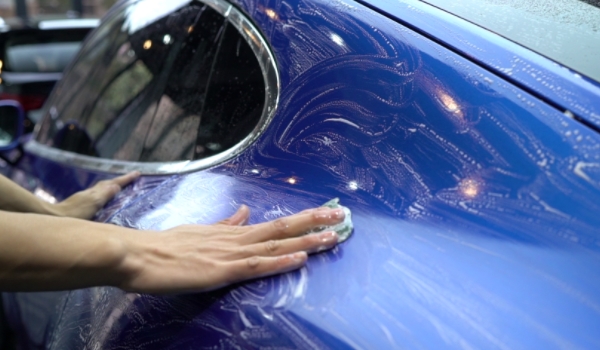隐形车衣粘贴的作用是什么 有效的保护车辆的车漆（效果非常好）