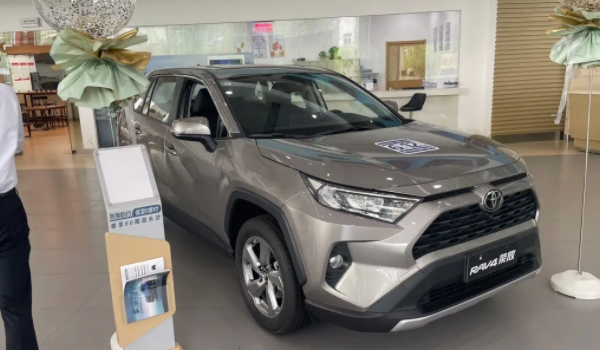 RAV4荣放的电动后备箱怎么样 使用效果很不错（部分车型匹配）