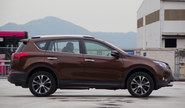 RAV4荣放变速箱的平顺性怎么样 平顺性很不错（注意日常保养）