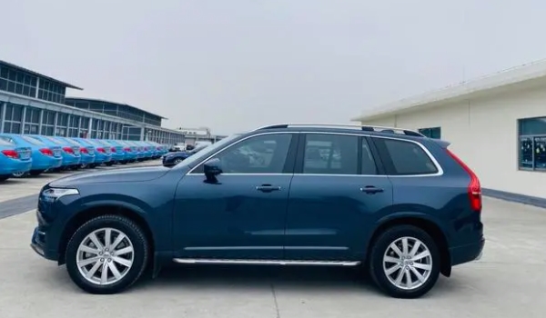 沃尔沃XC90的玻璃水更换时间 秋季结束后更换（避免造成冰冻）