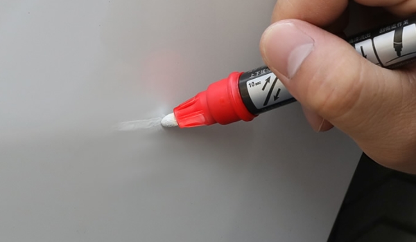 补漆笔修补车漆多久能干 十几分钟之内可以干透（使用的效果是比较不错的）