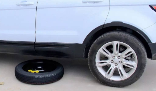 非全尺寸备胎使用的注意事项 注意好轮胎行驶时速（避免造成危险出现）