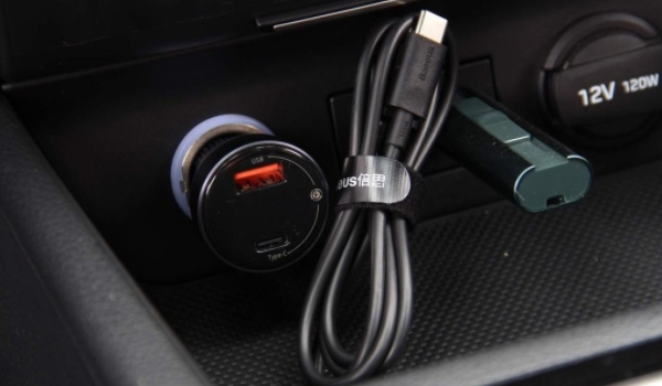 车载充电器车辆匹配吗 间接匹配的充电器（提供有USB接口）