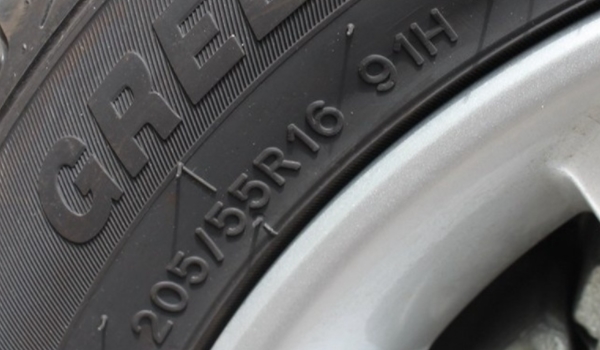 轮胎的型号什么时候使用 更换轮胎的时候使用（保证车辆行驶安全）