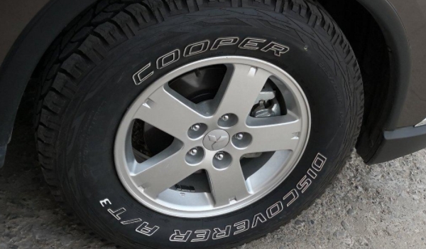 轮胎品牌在什么位置 轮胎胎壁上面标注（检查使用非常方便）