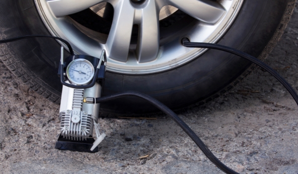 轮胎充气泵有用么 有效的补充轮胎胎压（保证车辆安全行驶）