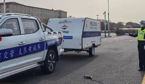 c6驾照可以开什么车型 可以驾驶轻型牵引挂车（需在其他证件上增型）