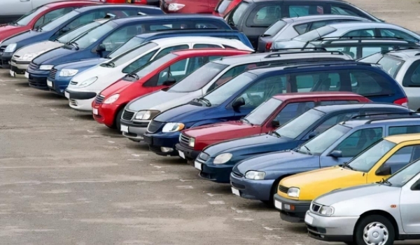 二手汽车估价 品牌和型号、年份和里程数、车况和供需情况