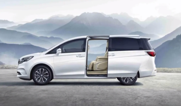 别克GL8MPV2.4L版报价 厂商指导价格是30.99-30.99万元