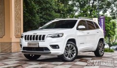 新款Jeep自由光上市 新增2.0T发动机很不错