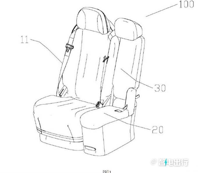 极氪全新MPV街拍曝光！3+3座设计 年产10万辆