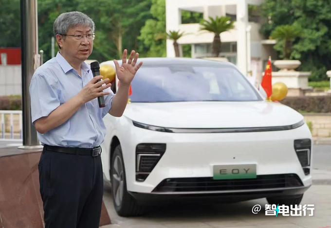 奇瑞代工华为问界！新车酷似理想L8+小鹏G6