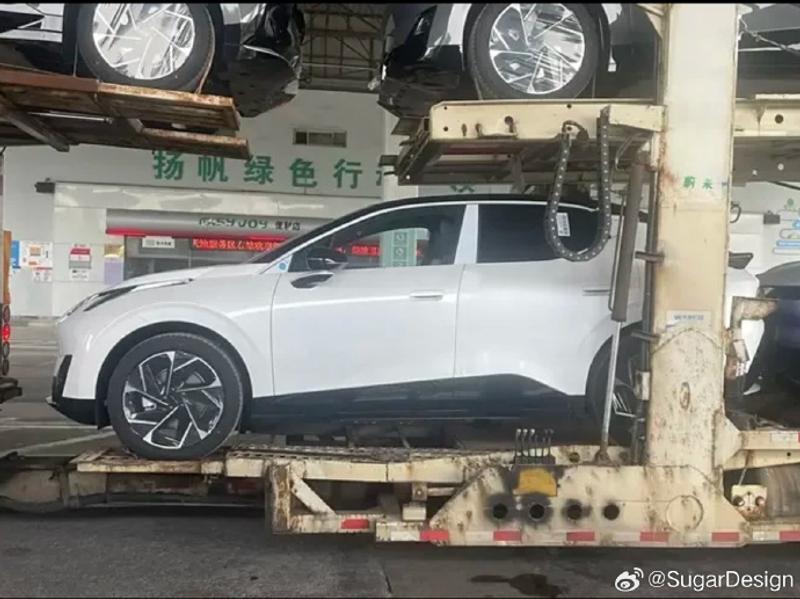 领克Z20谍照曝光 将于10月海外发布